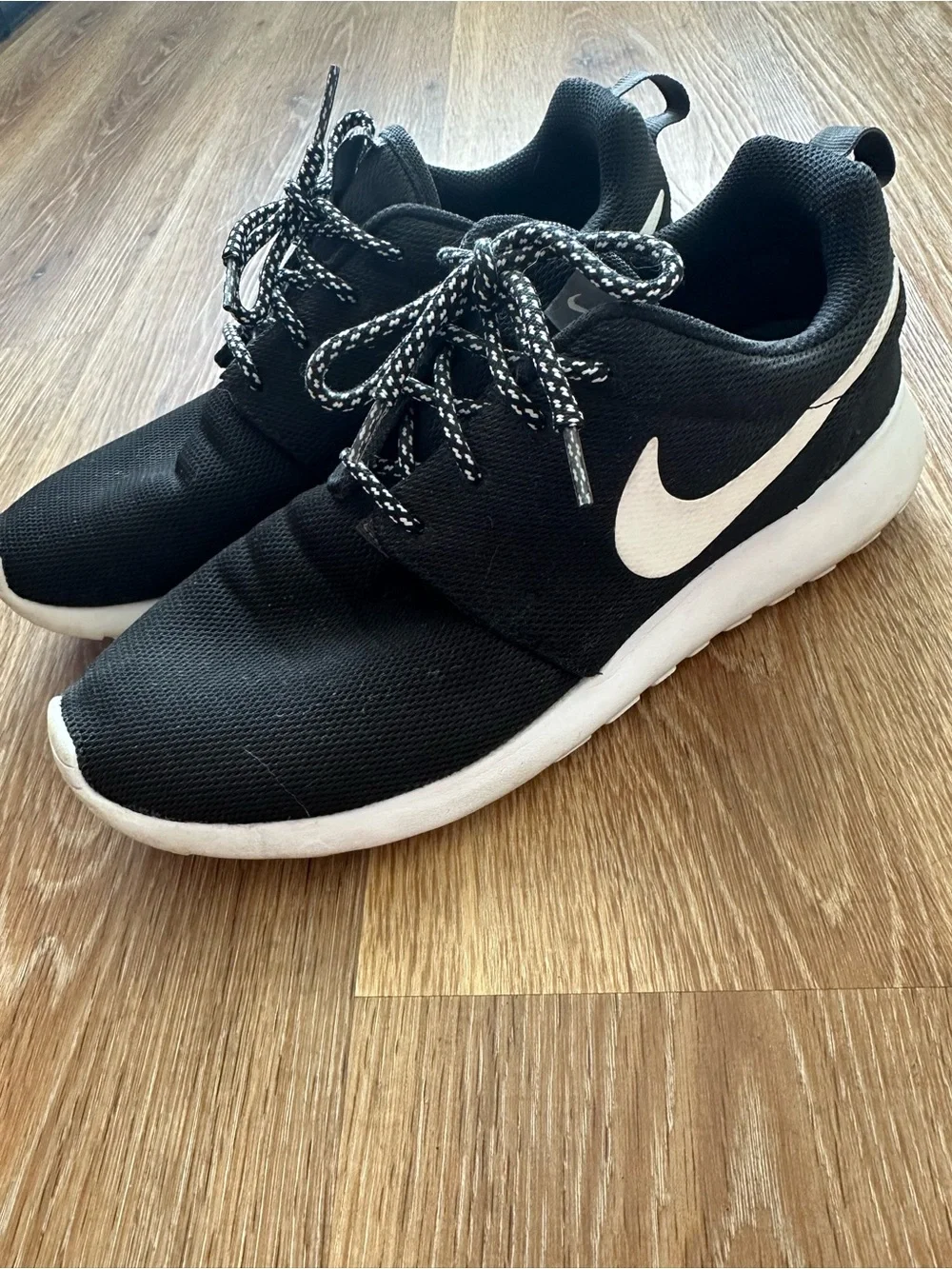 Nike Black and White Lightweight Running Sneakers